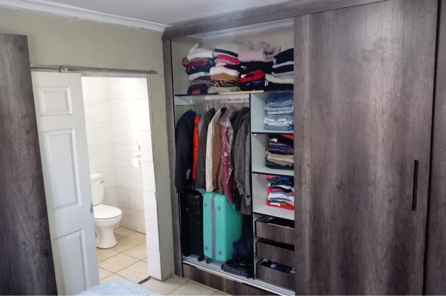 2 Bedroom Property for Sale in Kutlwanong Northern Cape